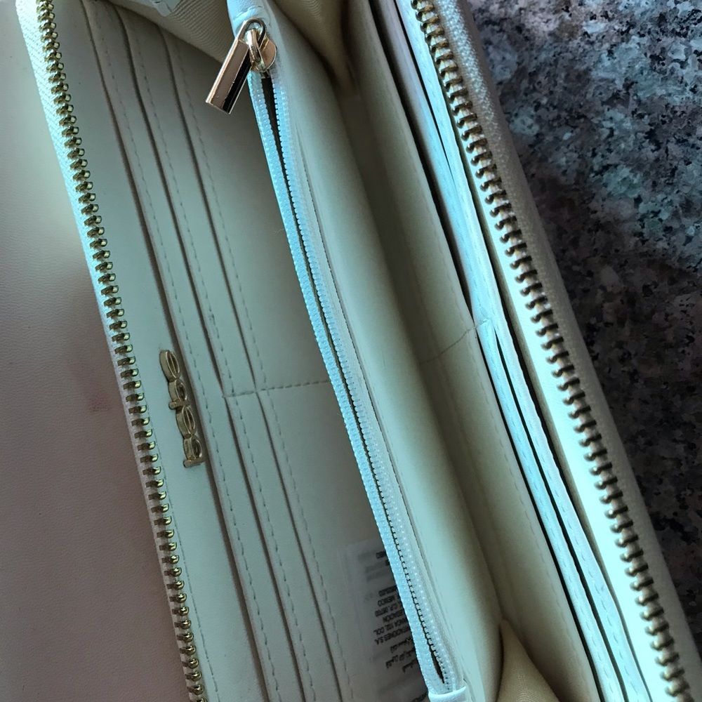 Wallet - Picture 2 of 5